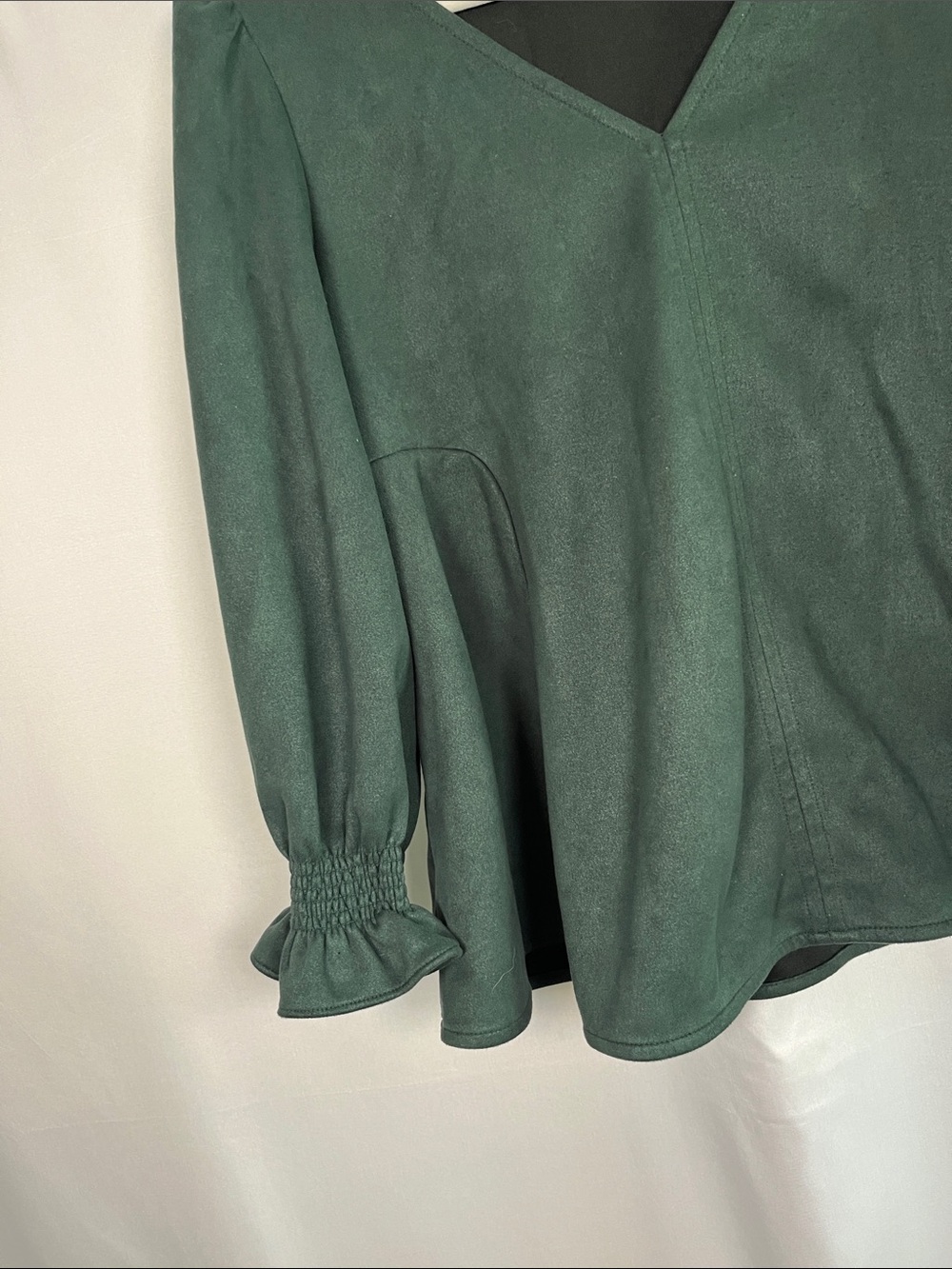 Tuckernuck Easton faux suede flowy blouse malachite green size medium - Picture 5 of 8